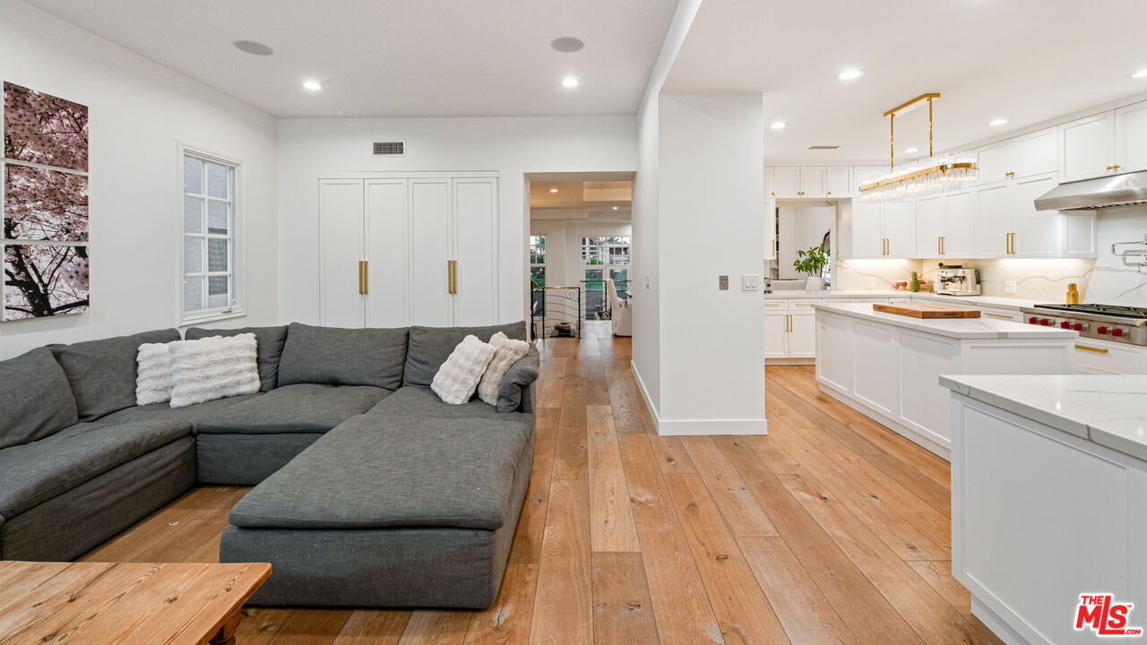 131 Roma Ct