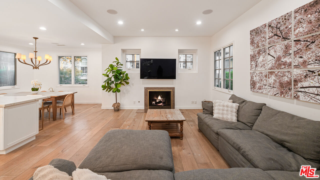 131 Roma Ct