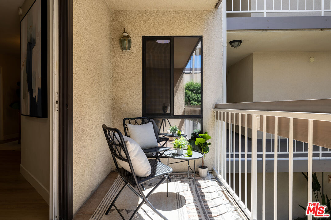 4542 Willis Ave Unit: 206