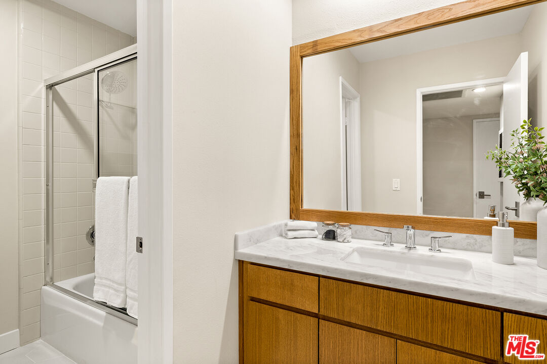 4542 Willis Ave Unit: 206