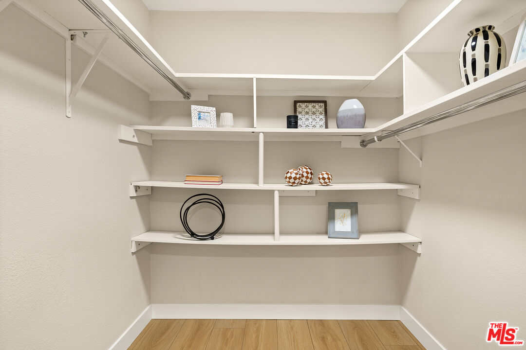 4542 Willis Ave Unit: 206