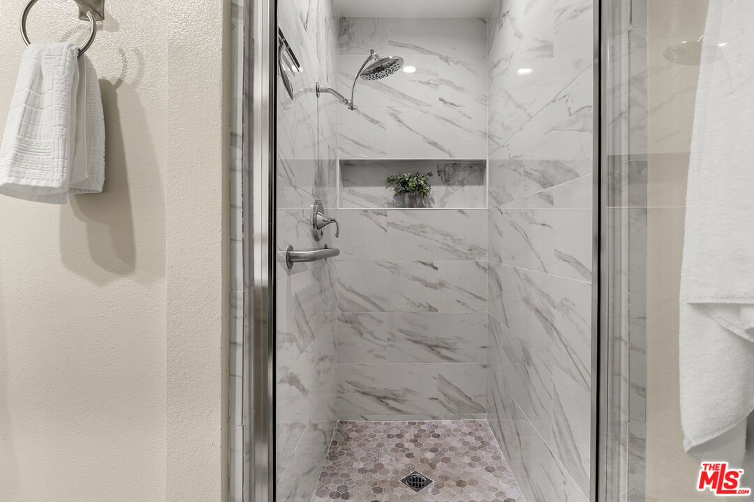 4542 Willis Ave Unit: 206