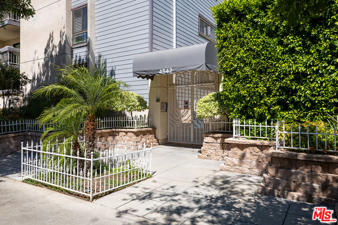 4542 Willis Ave Unit: 206