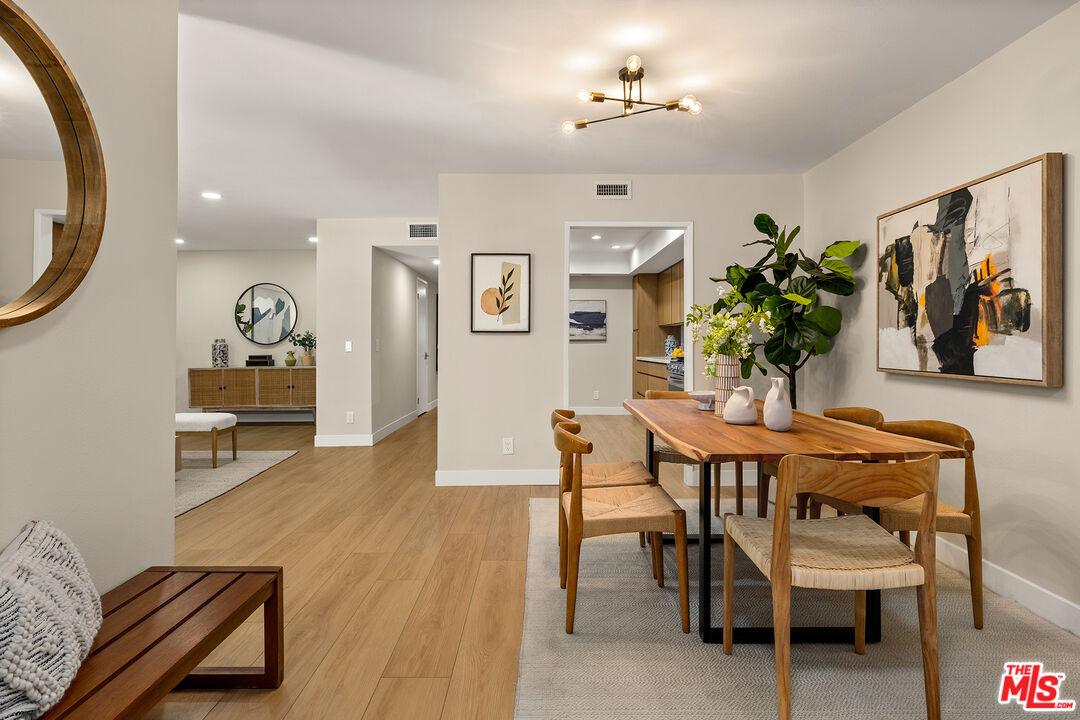 4542 Willis Ave Unit: 206