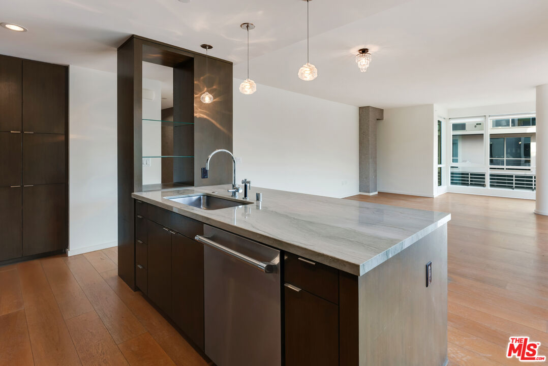 1705 Ocean Ave Unit: 208