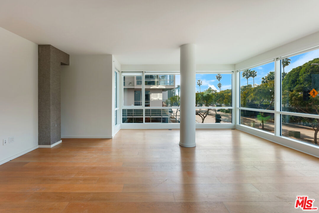1705 Ocean Ave Unit: 208
