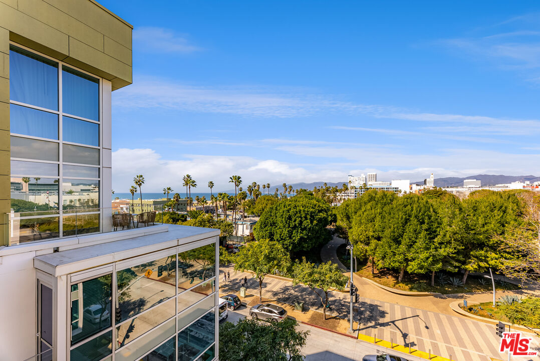 1705 Ocean Ave Unit: 208