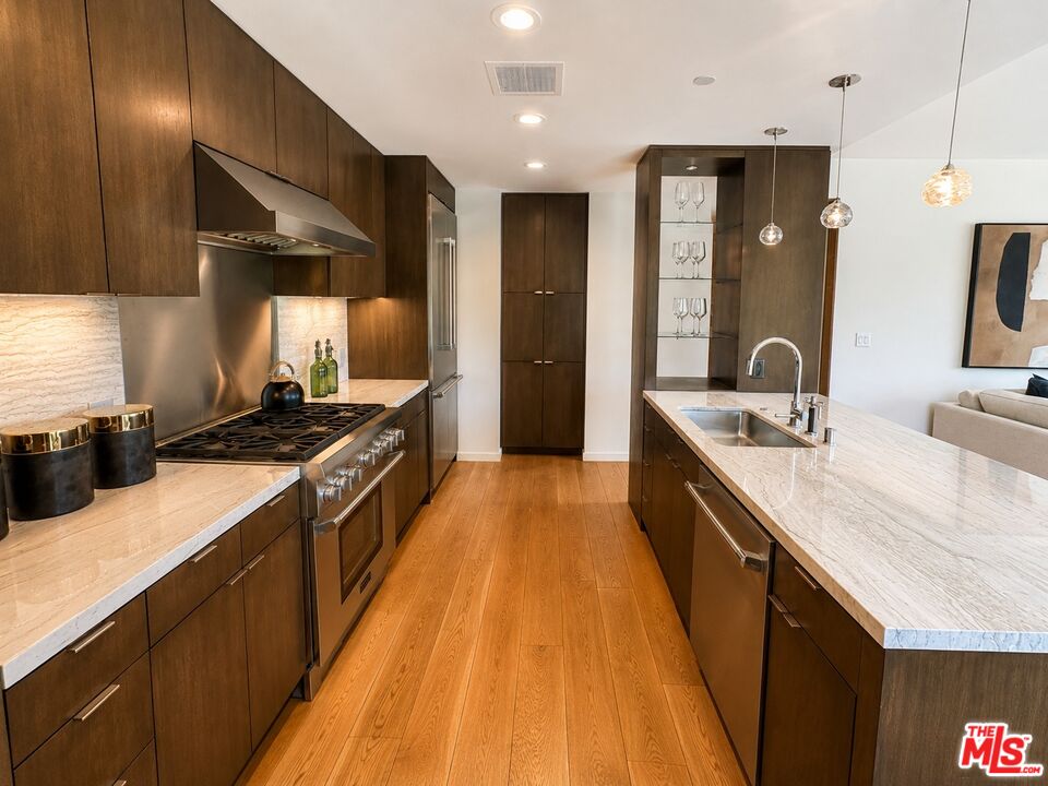 1705 Ocean Ave Unit: 208