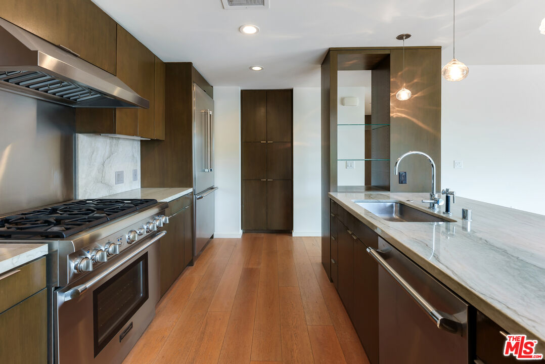 1705 Ocean Ave Unit: 208