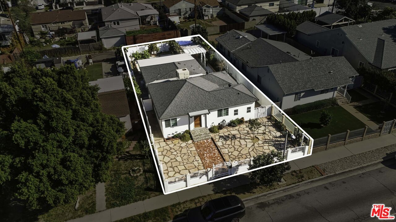 5822 Lindley Ave