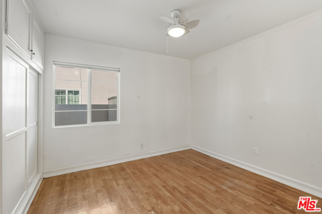 5822 Lindley Ave