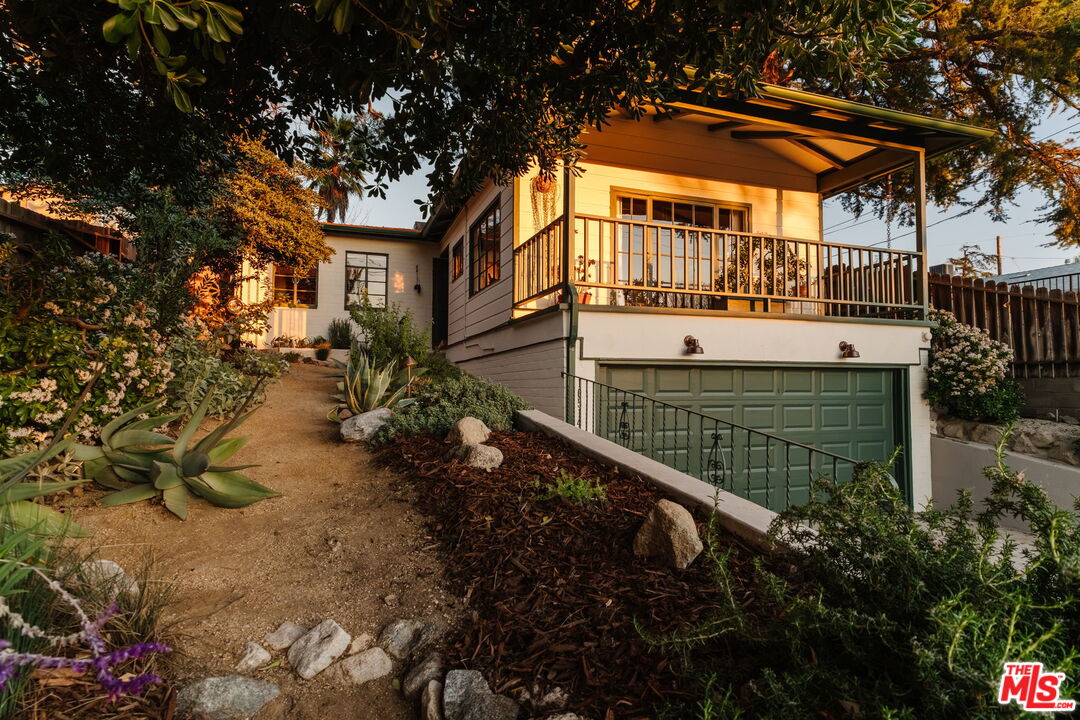 10514 Silverton Ave