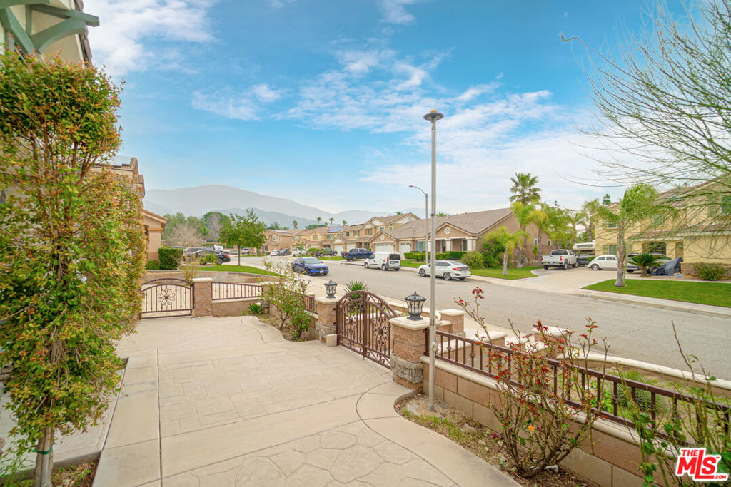 6390 N Angels Peak Drive