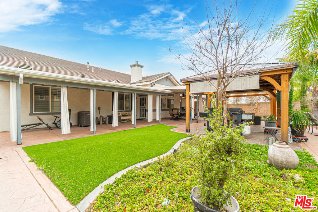 6390 N Angels Peak Drive