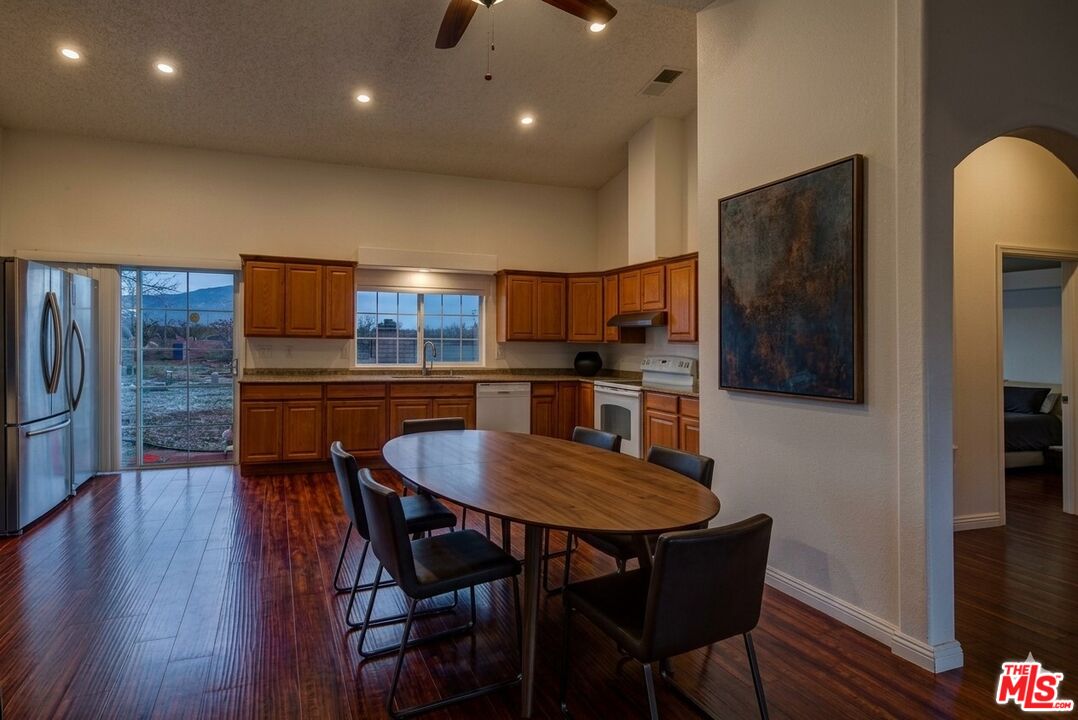 10424 Santa Fe Fire Rd