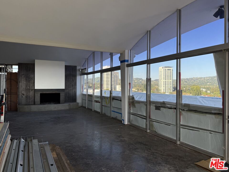 1333 S Beverly Glen Blvd Unit: PH A