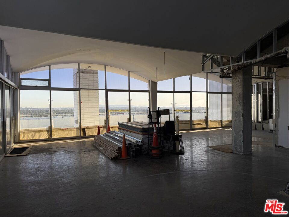 1333 S Beverly Glen Blvd Unit: PH A