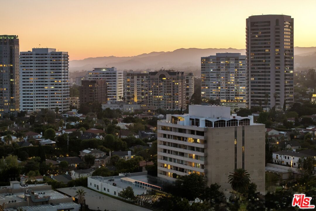 1333 S Beverly Glen Blvd Unit: PH A