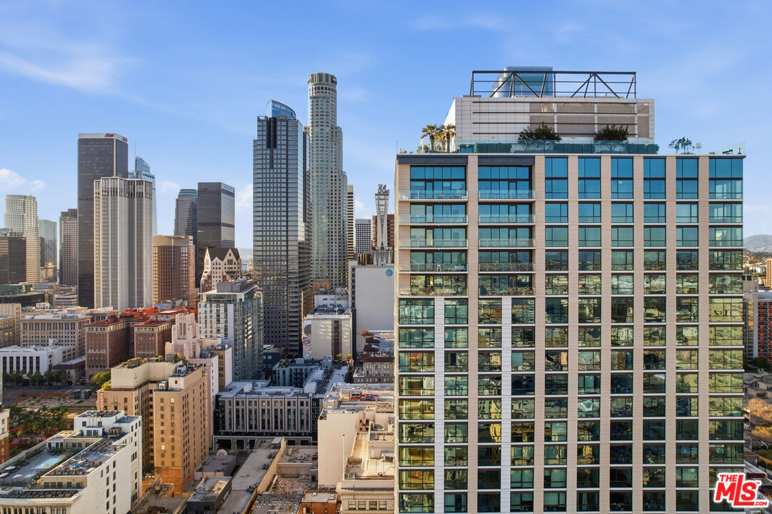 400 S Broadway Unit: 913