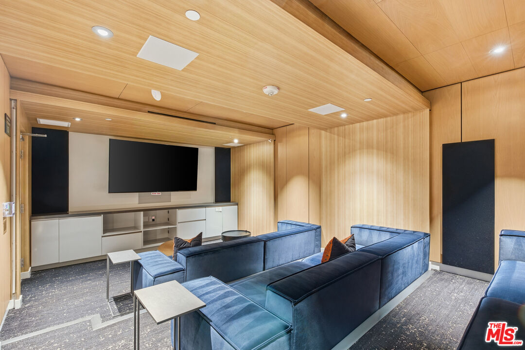 400 S Broadway Unit: 913