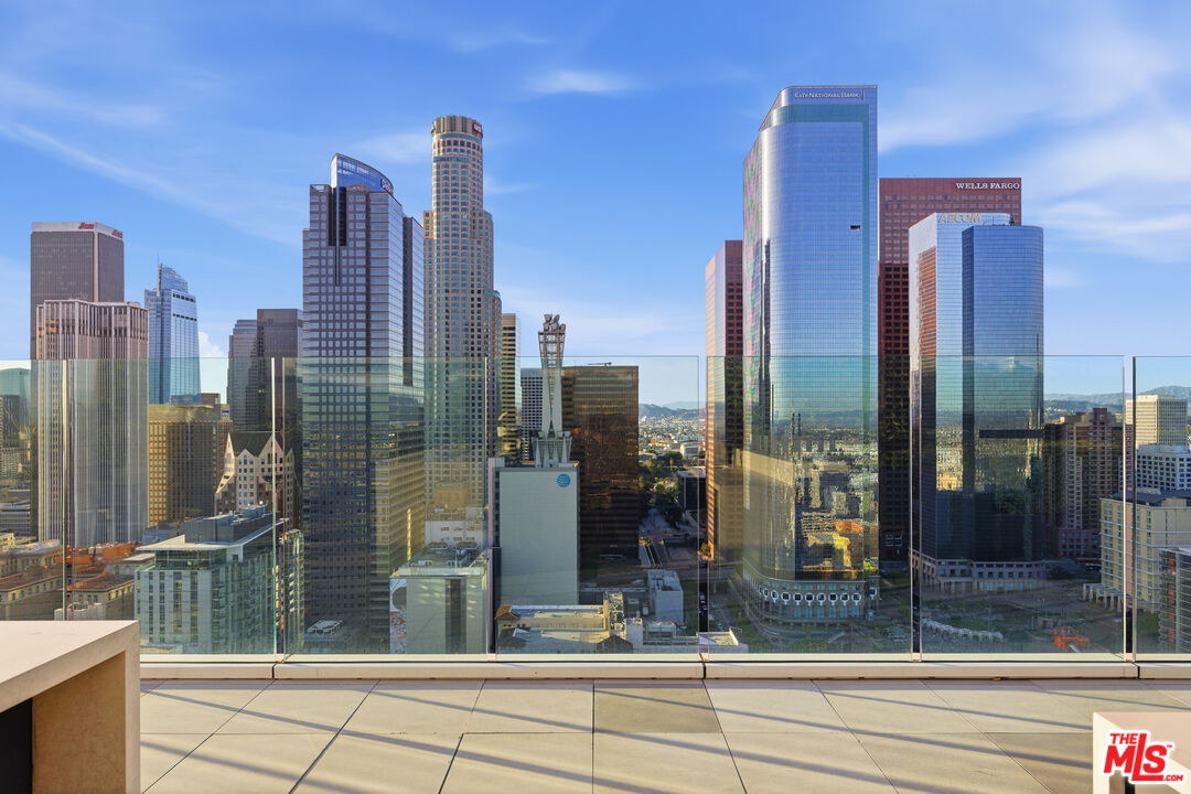 400 S Broadway Unit: 913