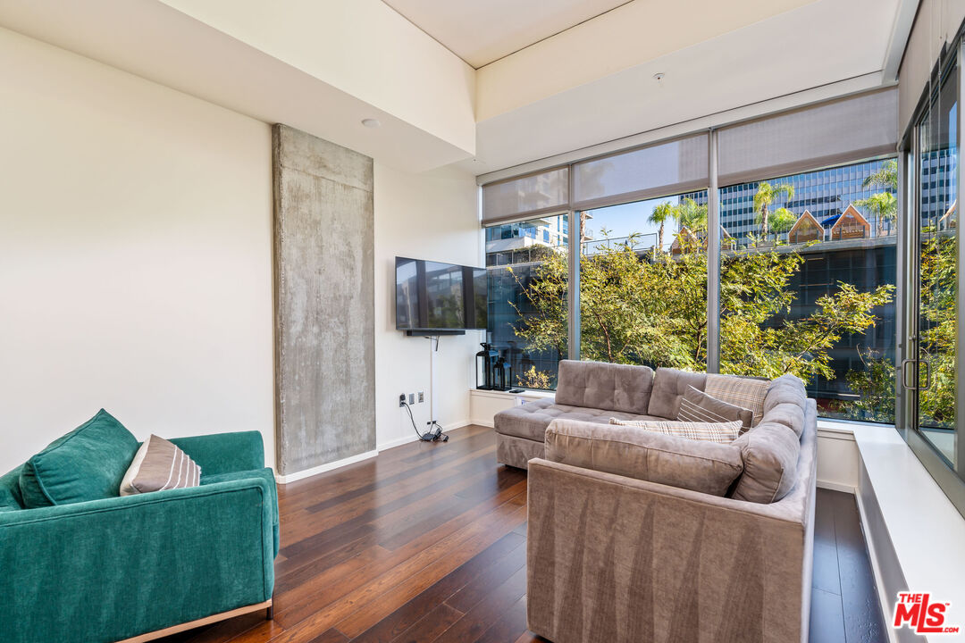 1155 S Grand Ave Unit: 505