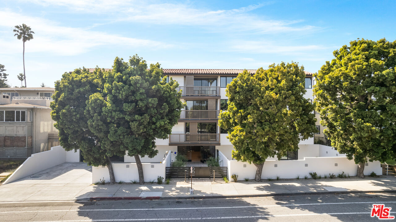 153 San Vicente Blvd Unit: 3E