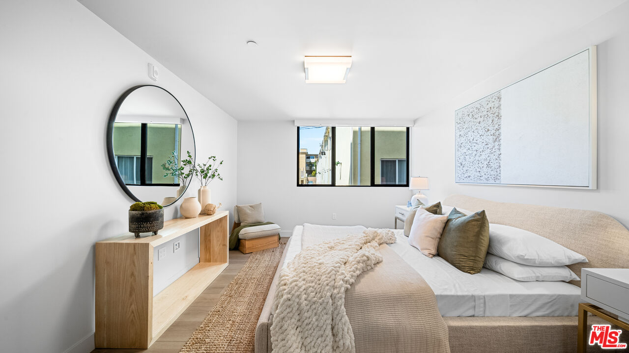 153 San Vicente Blvd Unit: 3E