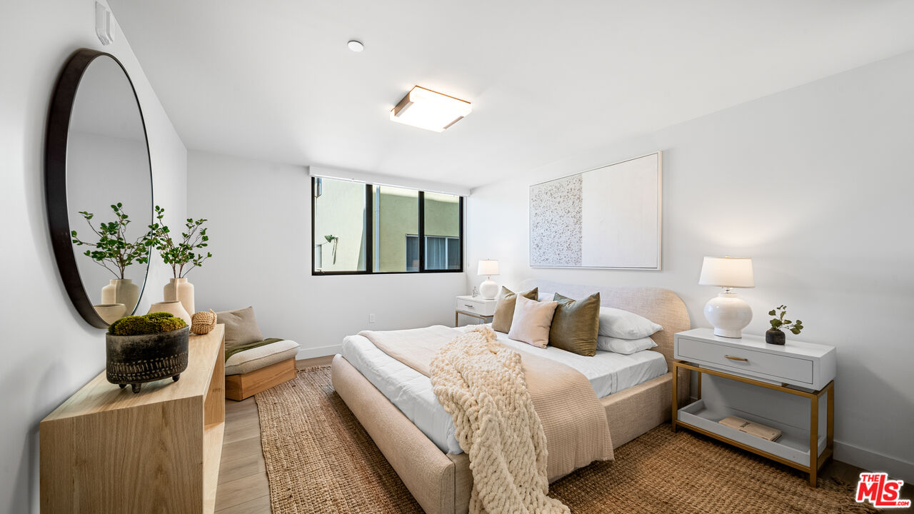 153 San Vicente Blvd Unit: 3E