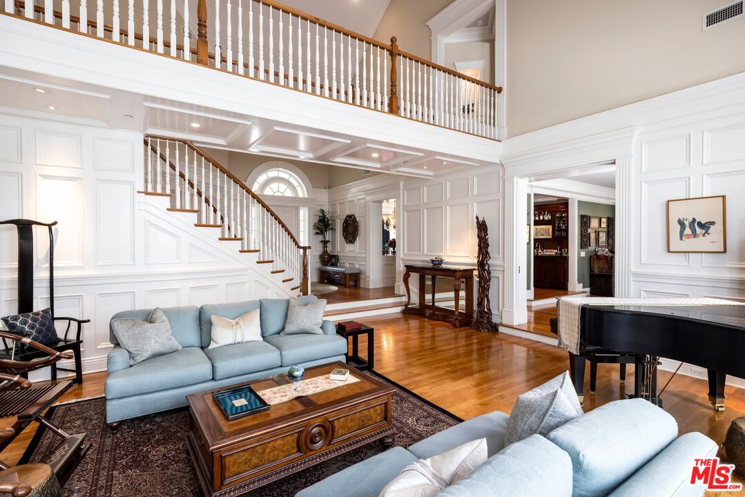 5163 Lakeview Canyon Rd