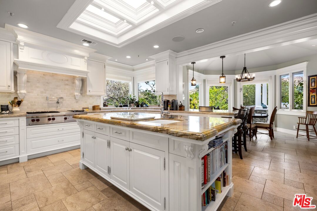 5163 Lakeview Canyon Rd