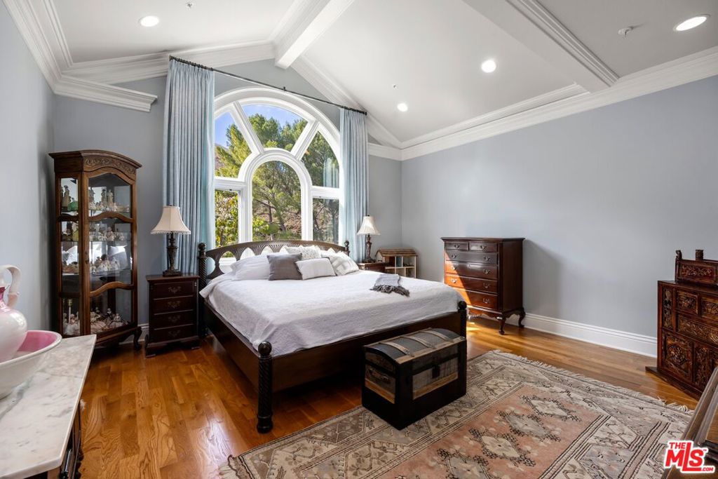 5163 Lakeview Canyon Road