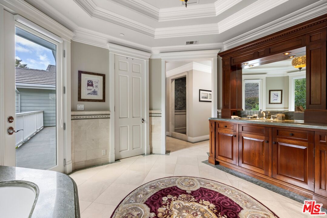 5163 Lakeview Canyon Rd