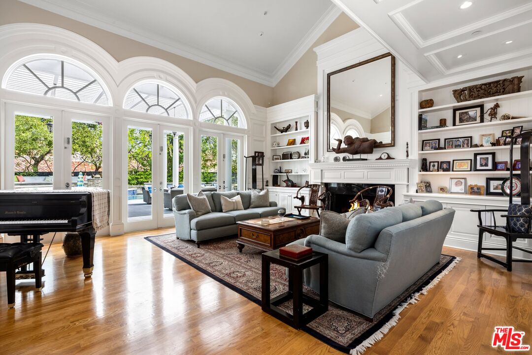 5163 Lakeview Canyon Rd