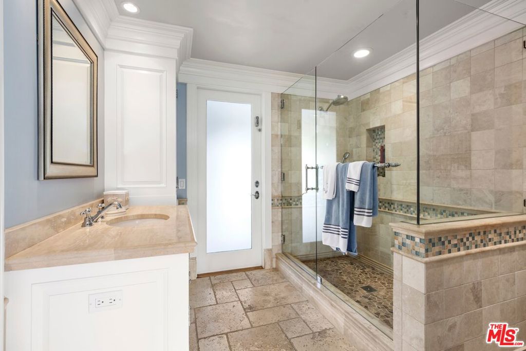 5163 Lakeview Canyon Road