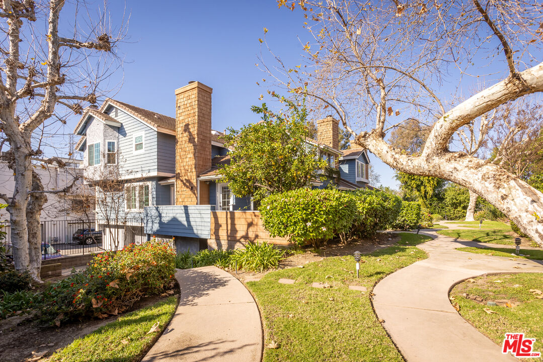 18721 Hatteras St Unit: 10