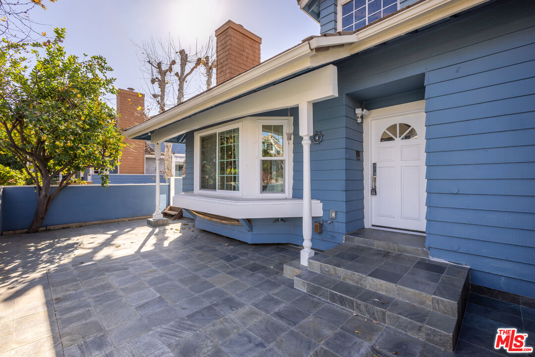 18721 Hatteras St Unit: 10