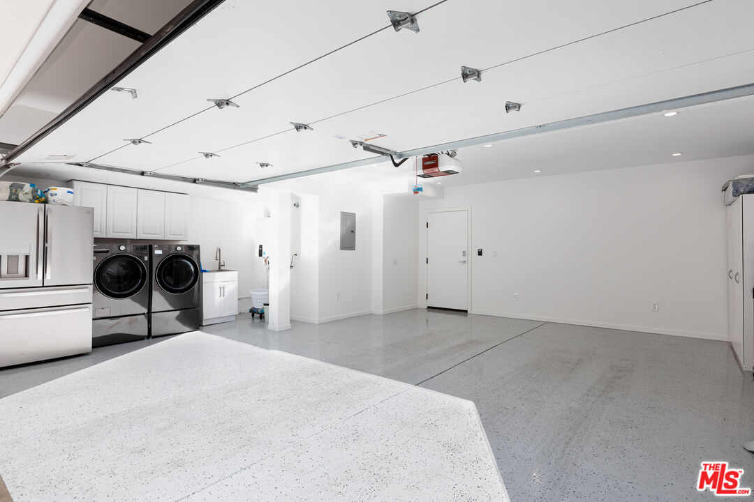 18721 Hatteras St Unit: 10