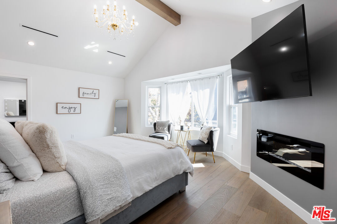 18721 Hatteras St Unit: 10