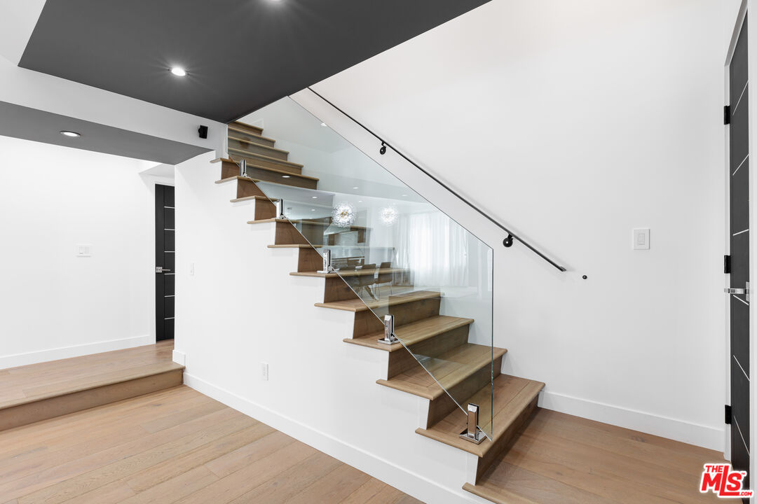 18721 Hatteras St Unit: 10