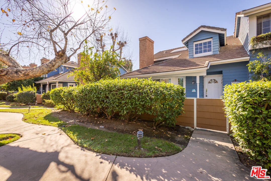 18721 Hatteras St Unit: 10