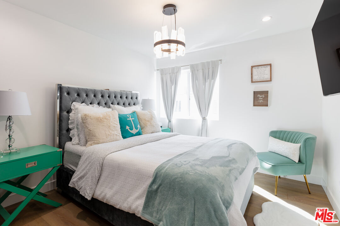 18721 Hatteras St Unit: 10