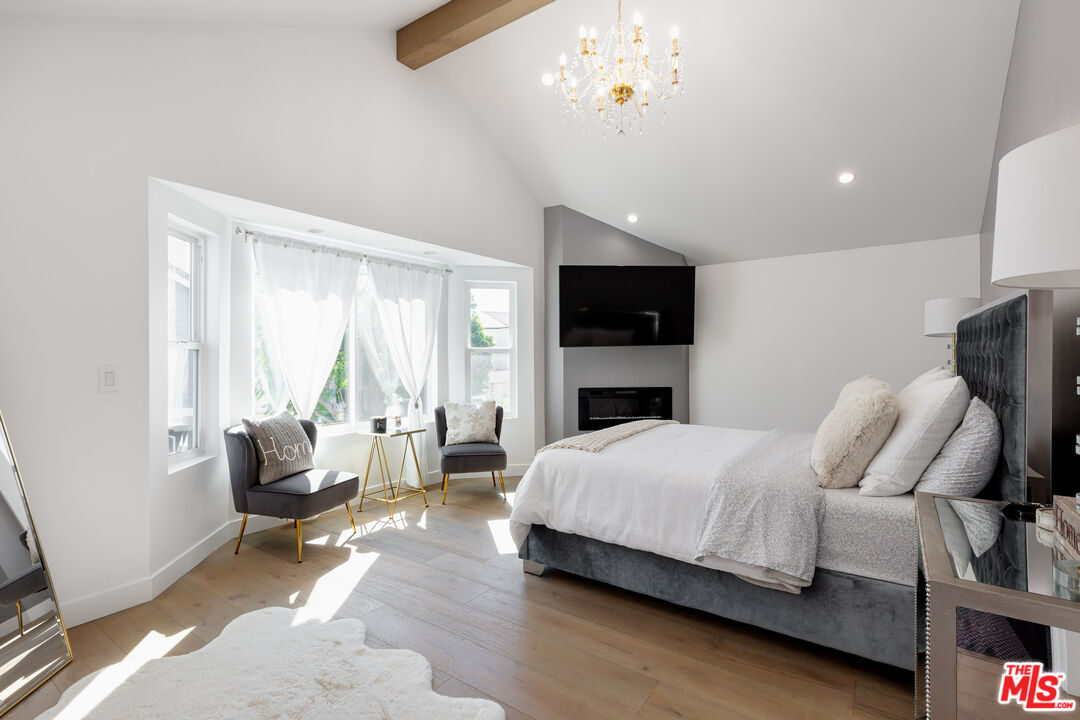 18721 Hatteras St Unit: 10