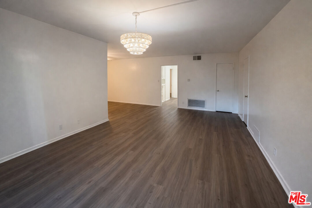 447 S Palm Dr Unit: 3