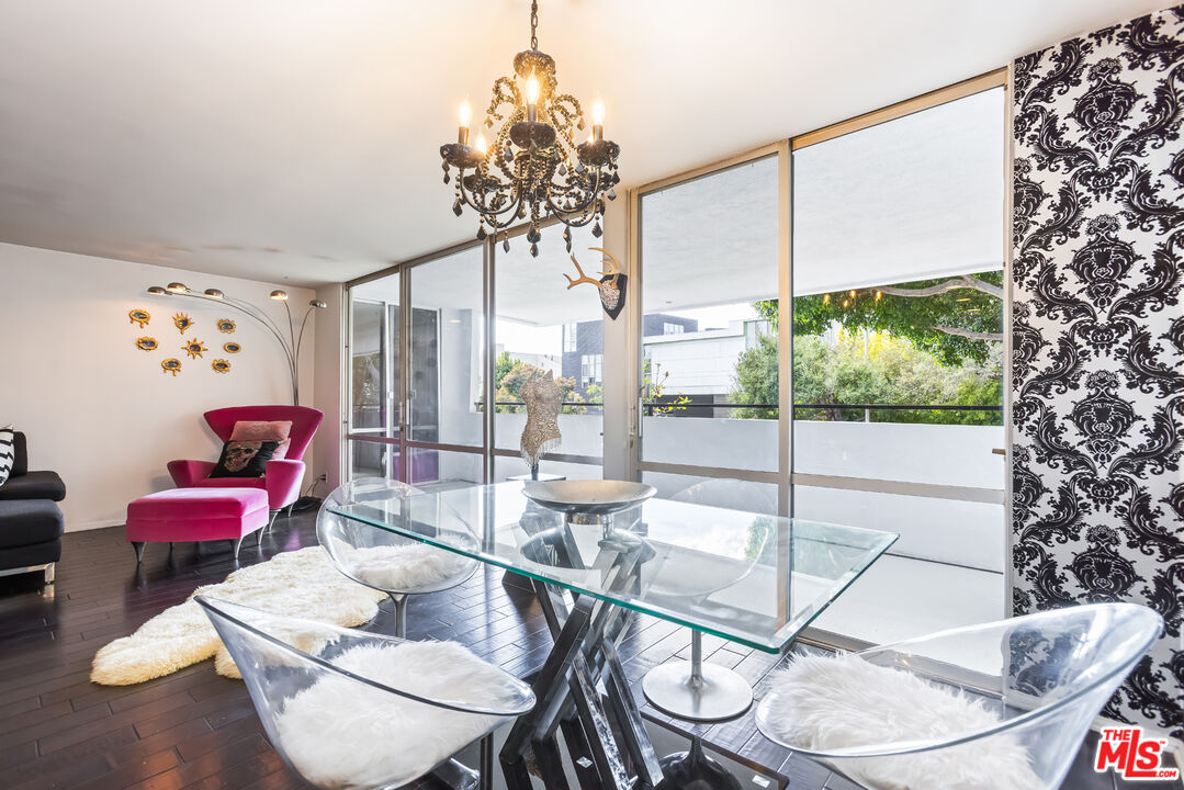 848 N Kings Rd Unit: 102