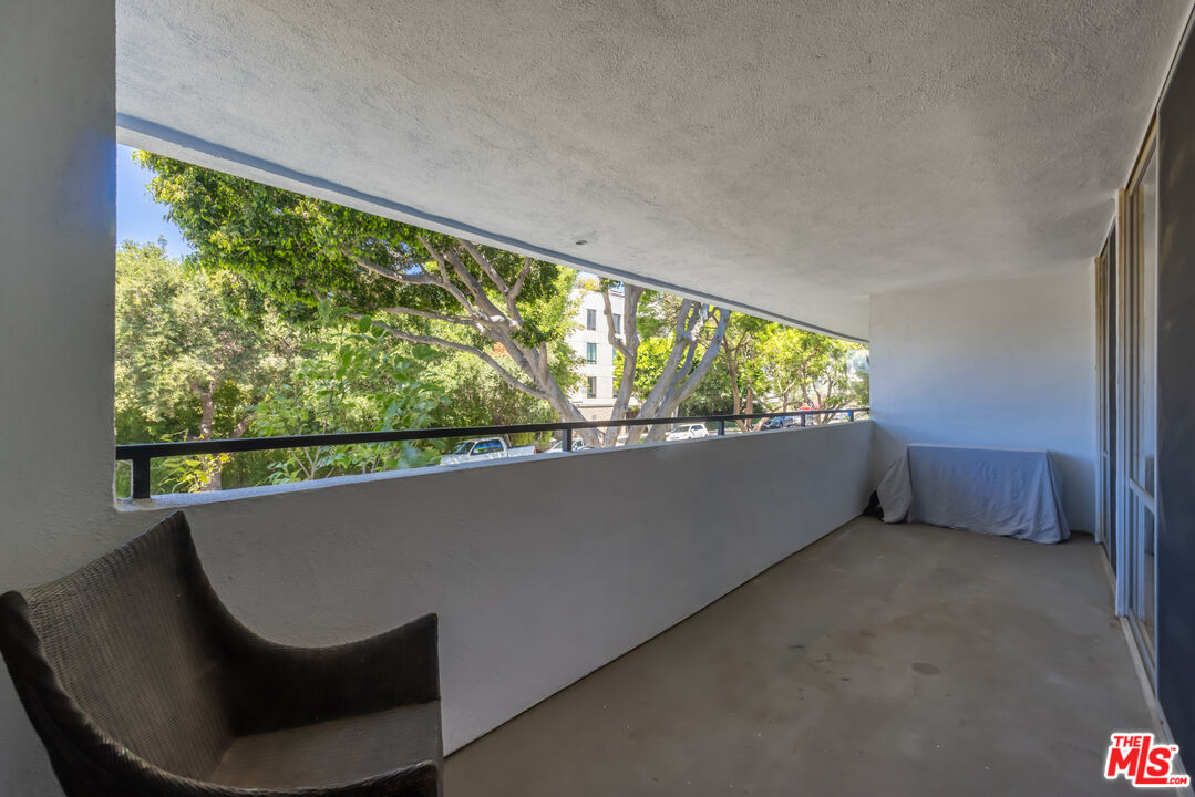 848 N Kings Rd Unit: 102