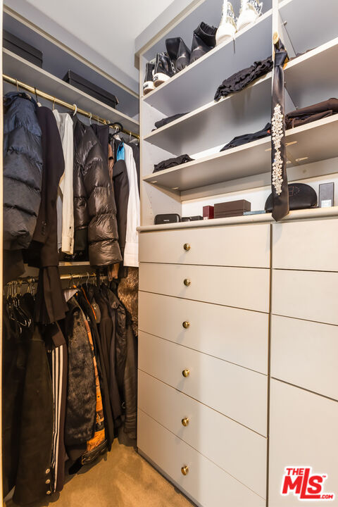 848 N Kings Rd Unit: 102