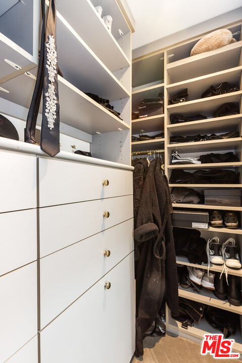 848 N Kings Rd Unit: 102