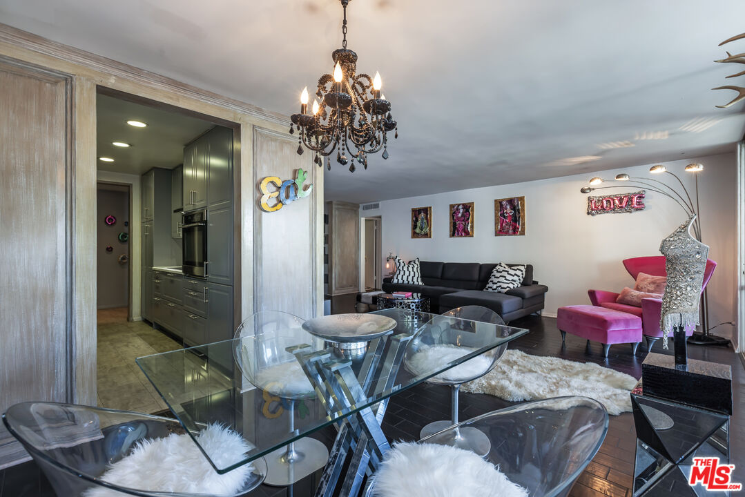 848 N Kings Rd Unit: 102