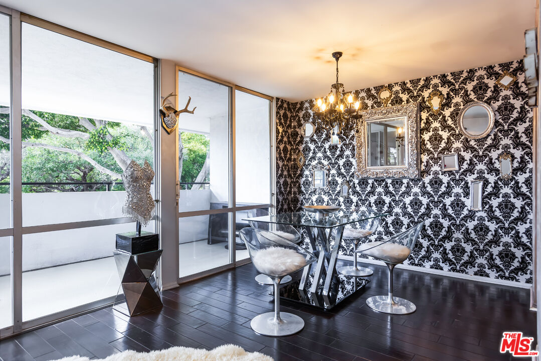 848 N Kings Rd Unit: 102